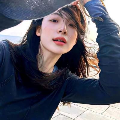 乘风而上的她